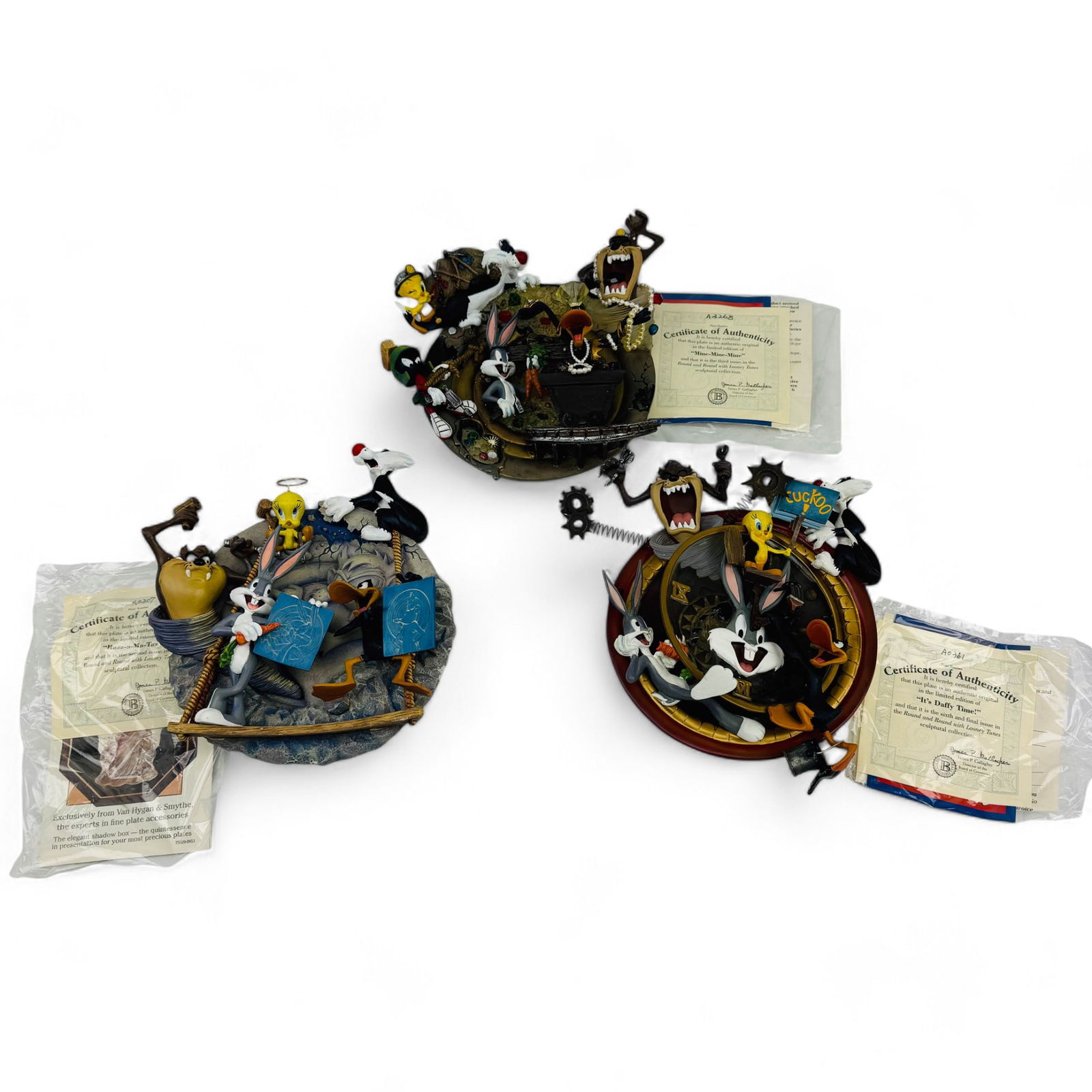 3 Looney Tunes Bradford Exchange 3D Figurine Plated: Estate collection lot of a total of three (3) Looney Tunes Limited Edition 3D (Three Dimensional) Figural Wall Mount Plates. Titled as follows ~ One (1) Mine-Mine-Mine Plated No.A-3268. One (1) Razz-A