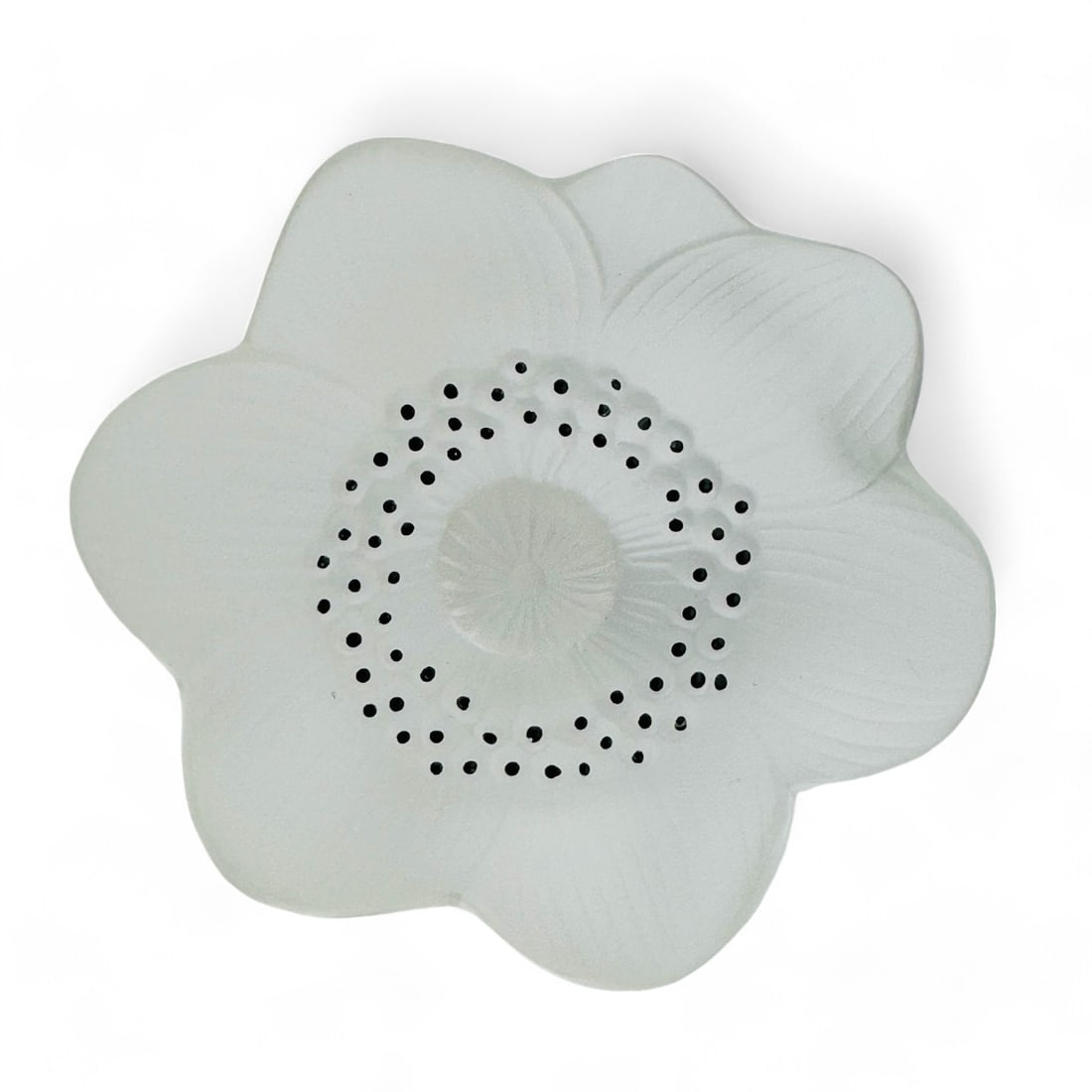 Lalique France Crystal Anemone Flower Sculpture: A Beautiful Lalique Crystal anemone flower sculpture with frosted petals and a clear glass stem. Signed Lalique France on Stem. Dimensions: 2.75 X 4.25 X 4.5 in. Condition: Good Condition, having
