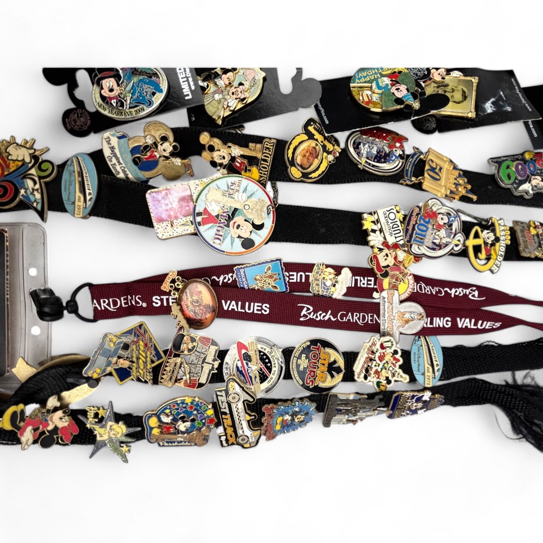 Walt Disney Pin Badge ESTATE COLLECTION LOT (1 of 5)