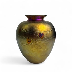 Carlson Iridescent Heart Vines Studio Glass Vase