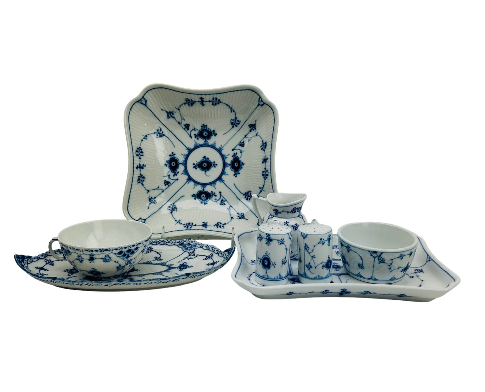 Royal Copenhagen Half & Plain Lace Dish Bowl 7pc: Manufacturer : Royal Copenhagen and Bing and Grondahl (B&G). Country of origin : Denmark. Patterns : Blue Fluted Plain, Blue Fluted Half Lace Border. The Blue Fluted Plain articles include ~ One (1) A