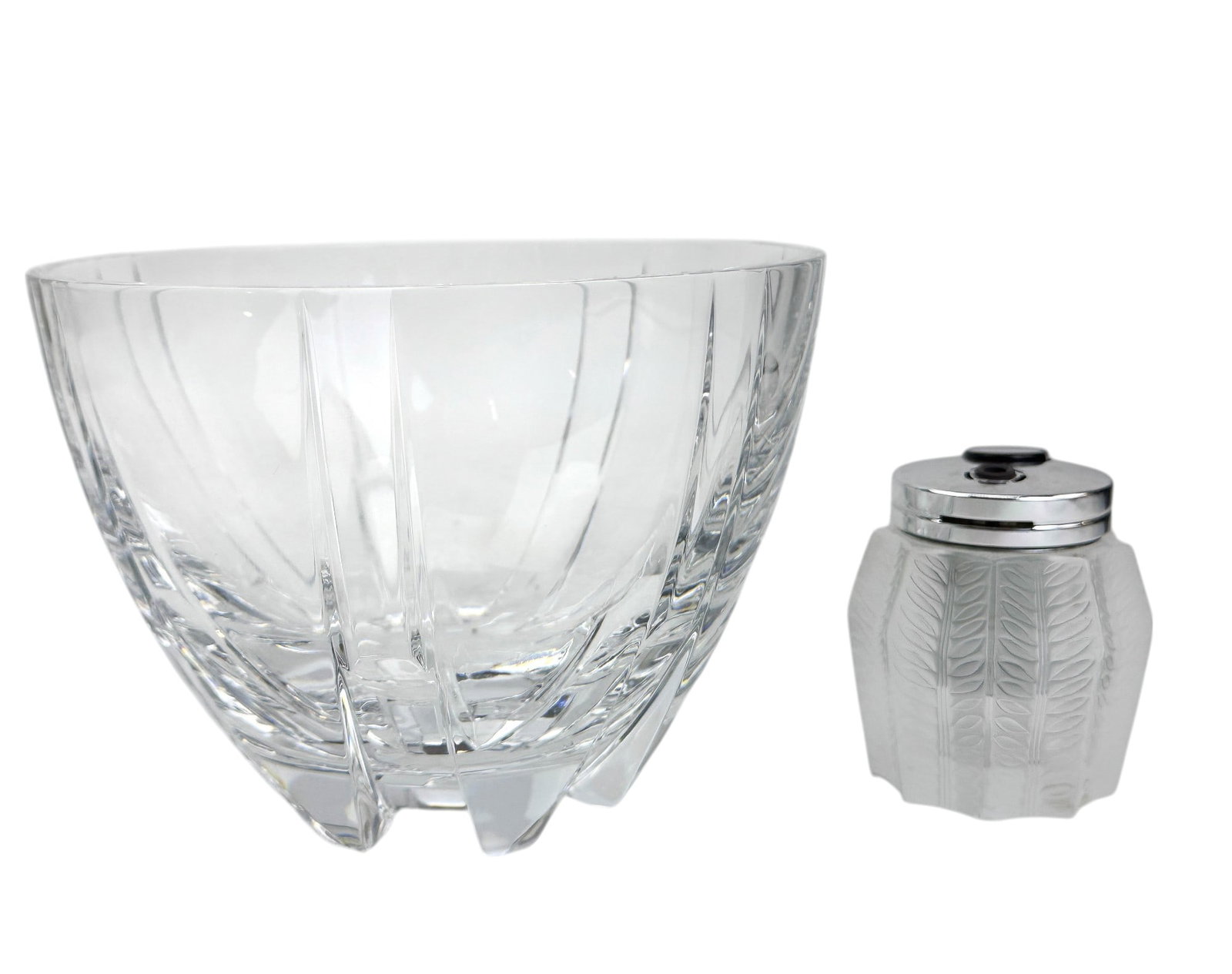 Baccarat Neptune Bowl & Lalique Jamaique Lighter: 20th century French origin clear and frosted crystal art glass displays. Includes ~ One (1) Baccarat Neptune pattern round bowl (1988 - 1993). Features vertical faceted bands running down the body, th
