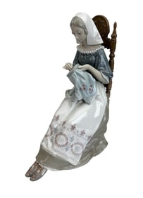 Lladro Embroiderer 4865 Porcelain Cabinet Figurine