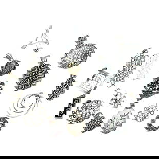 Sterling Silver 925 Ladies Necklace Pendants 17pc: Estate collection lot of seventeen (17) sterling silver 925 pendants featuring assorted modern, floral and abstract motifs. Designs include cutwork filigree, openwork scrolls, geometric forms, floral