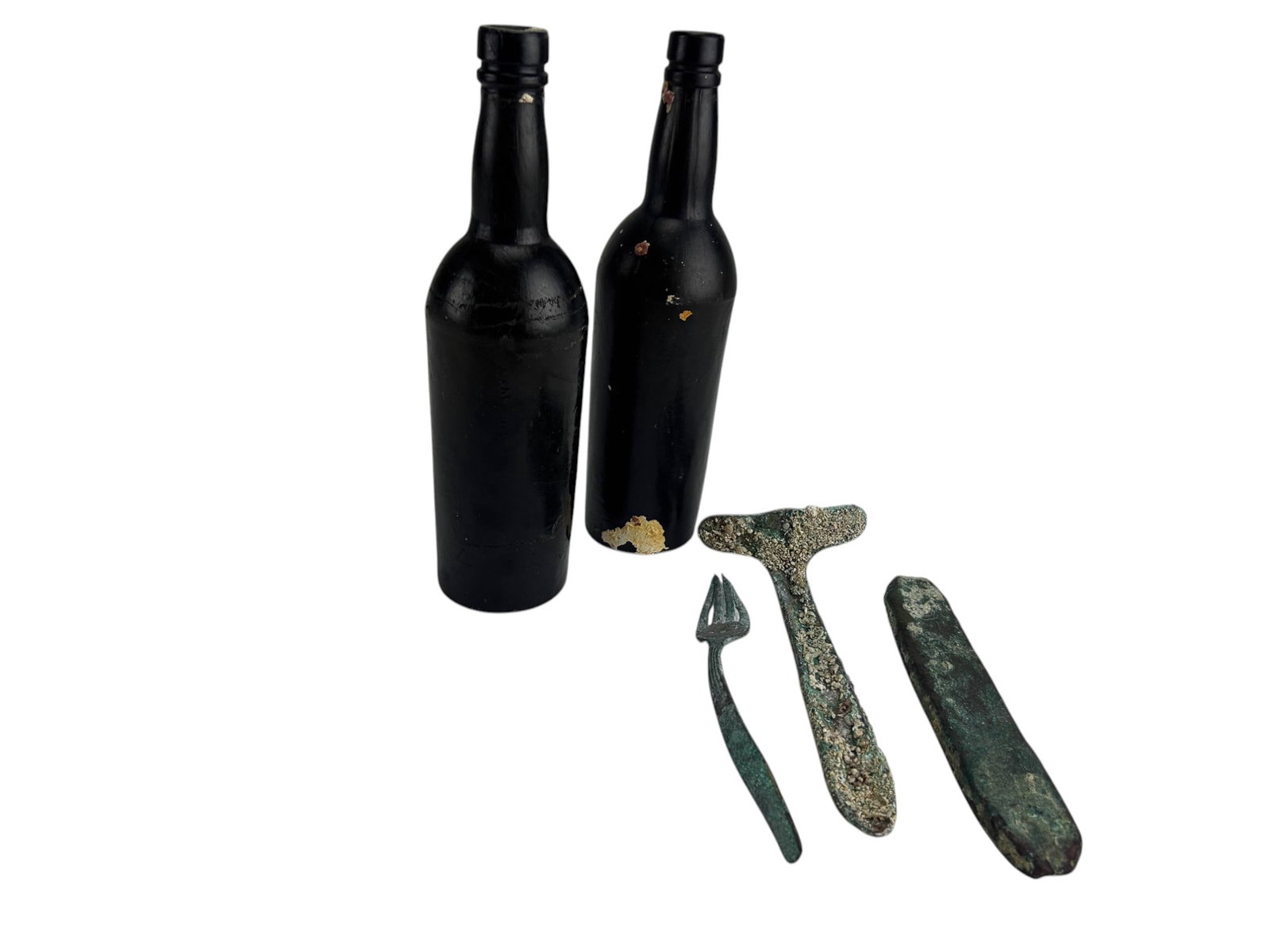 Antique Wine Bottles & Shipwreck Salvage 5pc LOT: Lot includes two dark glass wine bottles and three salvaged marine artifacts consisting of a fork, a bar, and a T shaped tool, all exhibiting surface oxidation and encrustation consistent with submers
