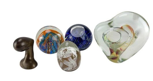 Murano, Karnig, Stewart Glass Paperweight SIGNED