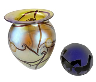 Eickholt Iridescent Vase Correia Cameo Paperweight