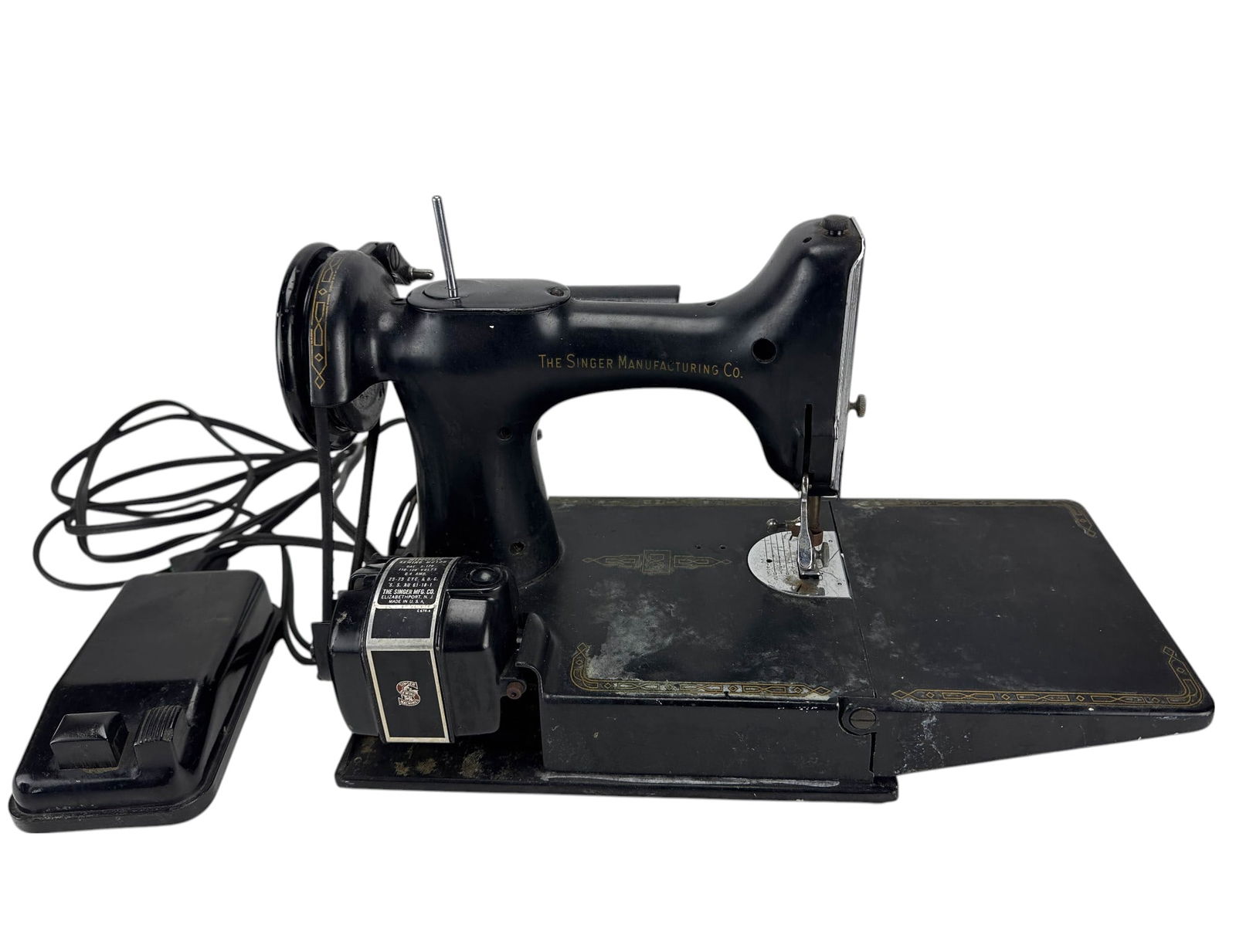 Singer Featherweight #221 Sewing Machine AL917944 (1 of 7)
