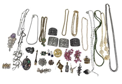 Estate Lot 30 Pieces Vintage Costume Jewelry