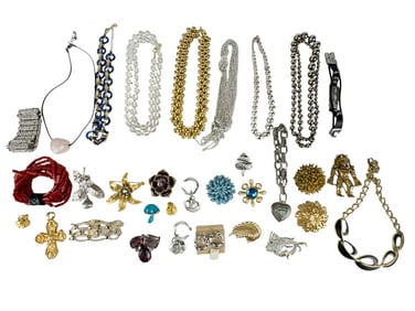 Estate Lot 30 Pieces Unusual Costume Jewelry