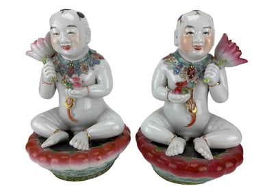 Chinese Porcelain Wucai Baby on Lotus Figurine PR