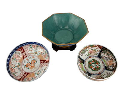 Chinese Japanese Porcelain Ceramic Bowls 3pc LOT: Asian ceramic porcelain grouping including one Japanese Imari style porcelain bowl with red, green and blue decoration featuring floral and geometric patterns, one Japanese Imari style porcelain bowl