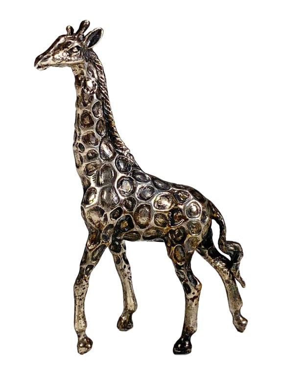 Italian 800 Silver Giraffe with Textured Coat, 27g: Vintage Italian miniature sculpture of a giraffe cast in 800 silver. The figure is shown standing with raised neck and curved tail, its body textured with deep-set patterns imitating the giraffe's nat