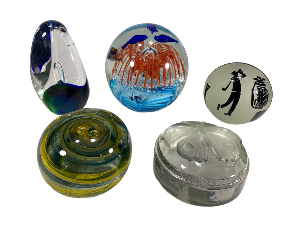 Goebel & Studio Art Glass Paperweights 5pc LOT: Goebel and others, five art glass paperweights including a Goebel butterfly relief disc with etched mark and original label, a Murano-style aquarium with dolphins, a free-form blue-green teardrop, a y