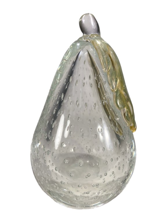 Murano Barbini Style Bullicante Glass Paperweight: An Italian Murano hand-blown glass pear paperweight in the Barbini style featuring a clear body with controlled bubble (bullicante) interior and an applied glass leaf with goldstone aventurine shimmer