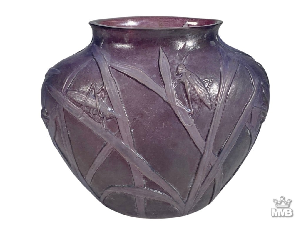 Phoenix Consolidated Grasshopper Art Glass Vase (1 of 6)