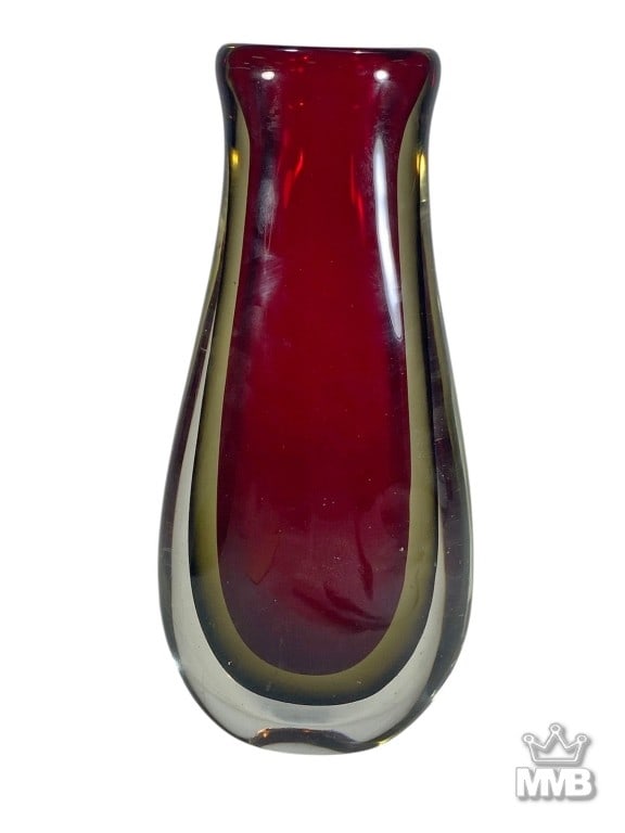Flavio Poli Style Murano Art Glass Red Vase: Murano Italian art glass vase after Flavio Poli (Italian,1900 - 1980). Designed with a red interior, an amber-edged clear casing in sommerso style, flared rim and clear base.Dimensions: 11.25 X 5.25 X
