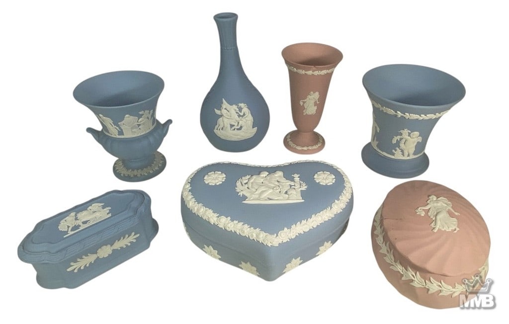 English Wedgwood Jasperware Boxes & Vases 7pc LOT (1 of 6)