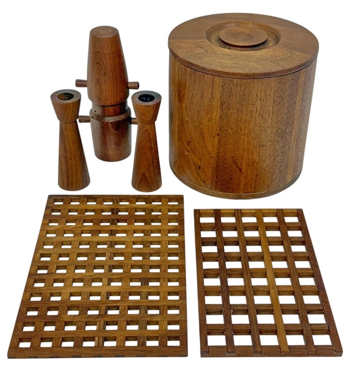 Mid Century Danish Walnut Ice Bucket S&P & Trivets: Danish mid-century modern walnut kitchenware including a round lidded ice bucket with insulated liner, a salt and pepper grinder set with metal grinding mechanism, and two lattice-style wooden trivets