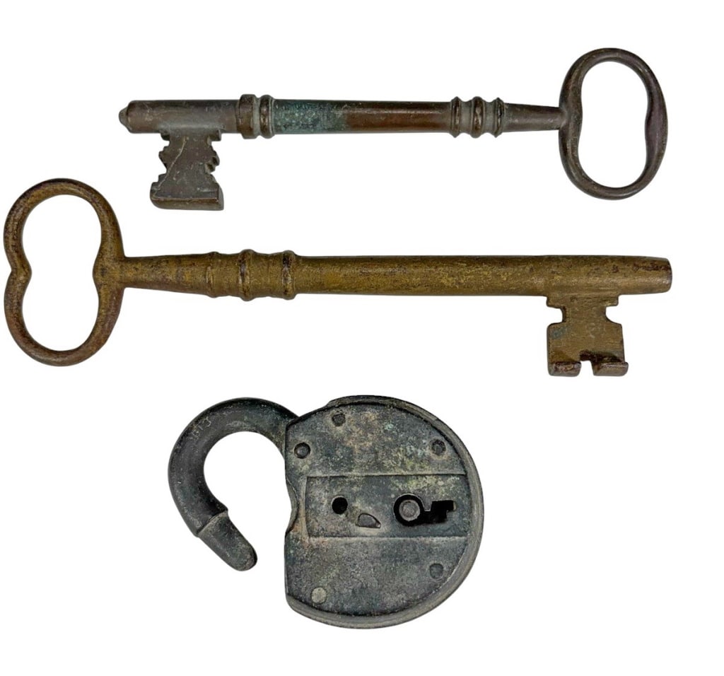Antique Iron Padlock & Key 3pc LOT (1 of 5)