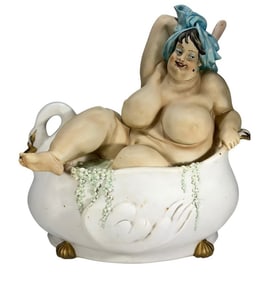 Italian Design Big Lady Taking Bath Resin Statue