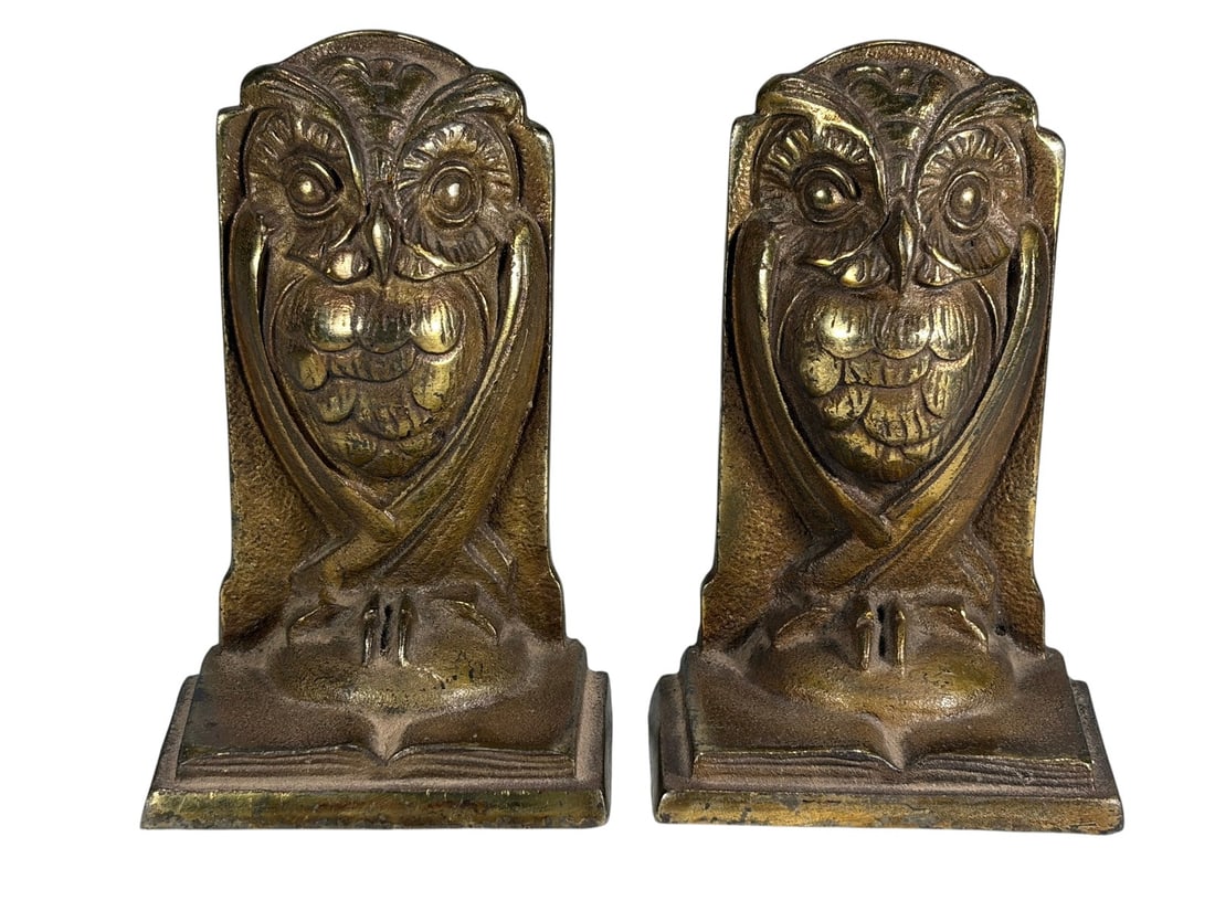 Jennings Brothers Bronze Owl Bookends 2pc LOT: Pair of early 20th-century bronze-clad bookends by Jennings Brothers, each depicting a stylized owl with hammered texture and warm bronze. Each bookend bears a maker's mark on the reverse. Each piece