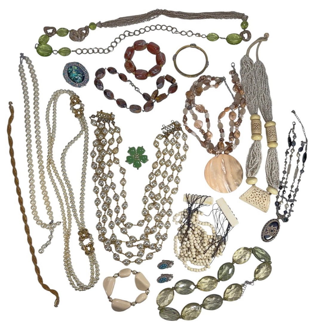 Vintage Fashion Costume Jewelry 18pc LOT: Vintage costume jewelry assortment of necklaces, bracelets, and brooches featuring faux pearls, carved pendants, mother-of-pearl, glass beads, and decorative bangles. The longest piece measures approx