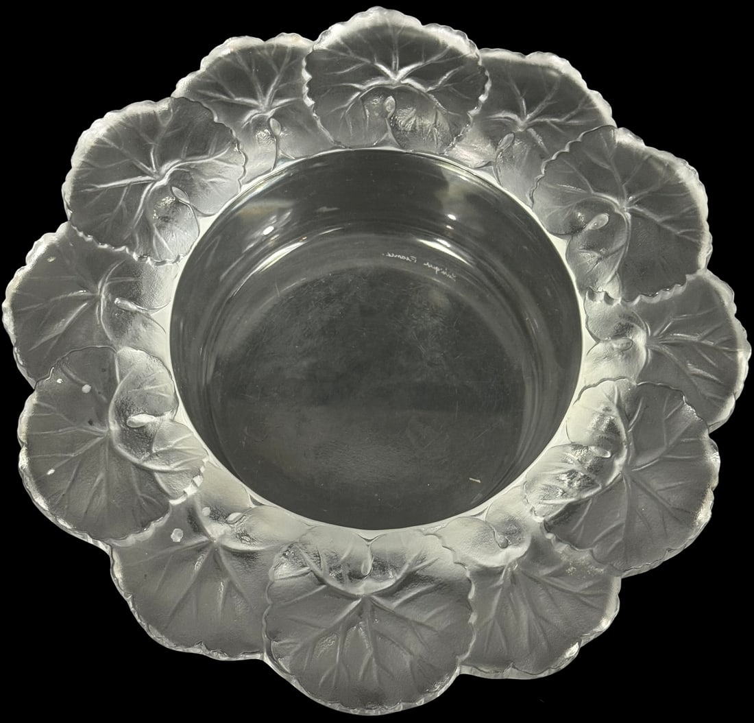 Lalique 'Honfleur' Clear & Frosted Crystal Bowl: Lalique French crystal 'Honfleur' bowl. Featuring a scalloped rim adorned with frosted geranium leaves surrounding a clear central well. Signed 'Lalique France' in script underneath its base. Dimensio