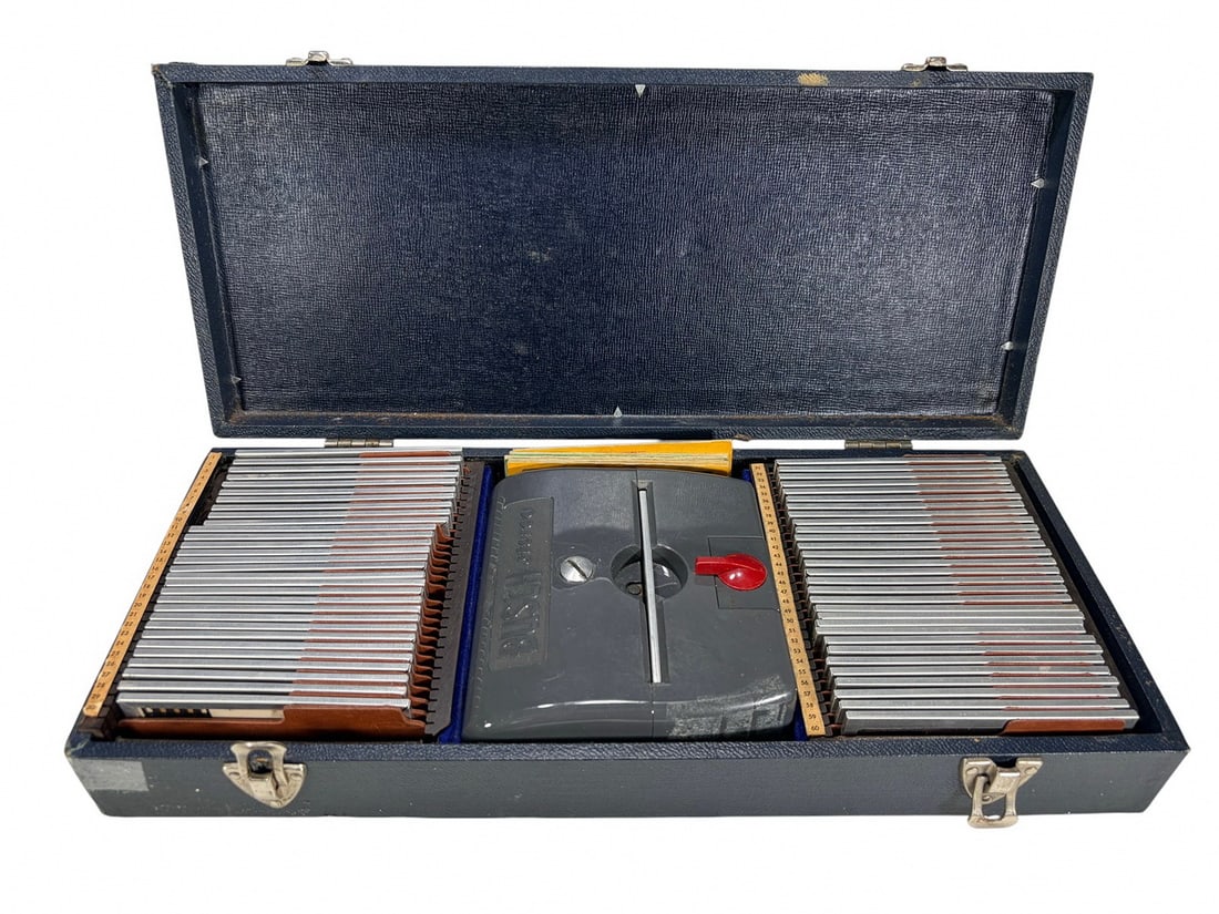 1950s Busch Stereo Bakelite Viewer w/ 61 Plaques (1 of 9)