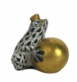 Herend Fishnet Frog w/ Crown Porcelain Figurine