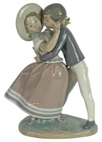 Lladro Waltz Time Spanish Porcelain Figurine #4856