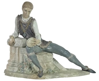Lladro 'Hamlet w/ Skull' Porcelain Figurine #1144