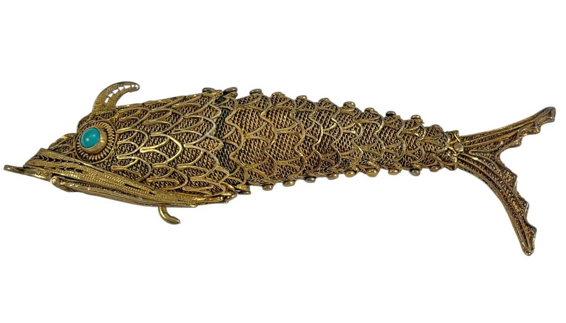 Chinese Vermeil Silver Filigree Koi Fish Pendant: Chinese vermeil silver filigree koi fish articulated pomander pendant, with hinged mouth compartment and turquoise glass eye. The total weight is approximately 16 grams.Dimensions: 3.5 X 0.5 X 0.75 in