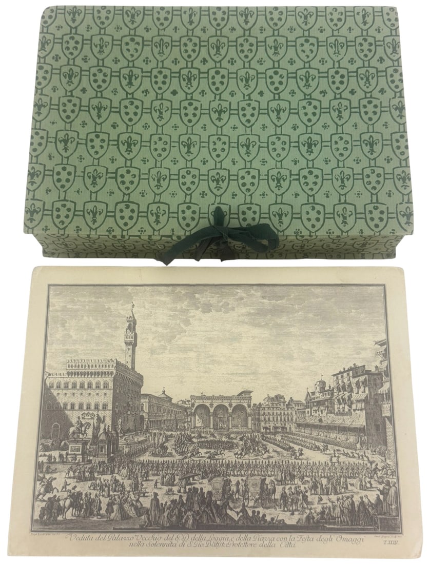 Vintage Italian Handcrafted Stationery by Cartiere: Vintage boxed sets of fine Italian handcrafted stationery produced by the historic Cartiere Miliani Fabriano paper mill. To include luxurious, handmade cotton paper made in the tradition of medieval