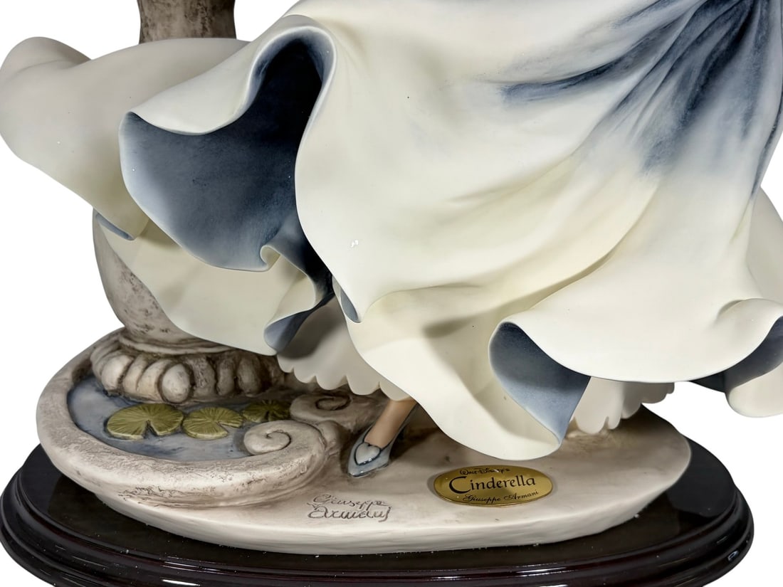 Giuseppe Armani Cinderella at the Fountain Fig - 4