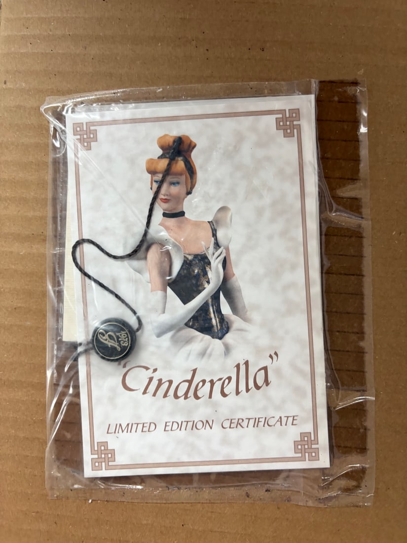 Giuseppe Armani Cinderella at the Fountain Fig - 9