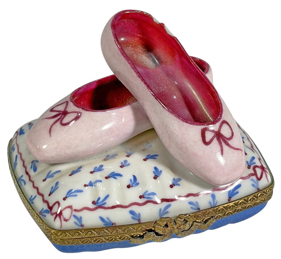 Chamart Limoges Ballet Slippers Shoes Trinket Box (1 of 7)