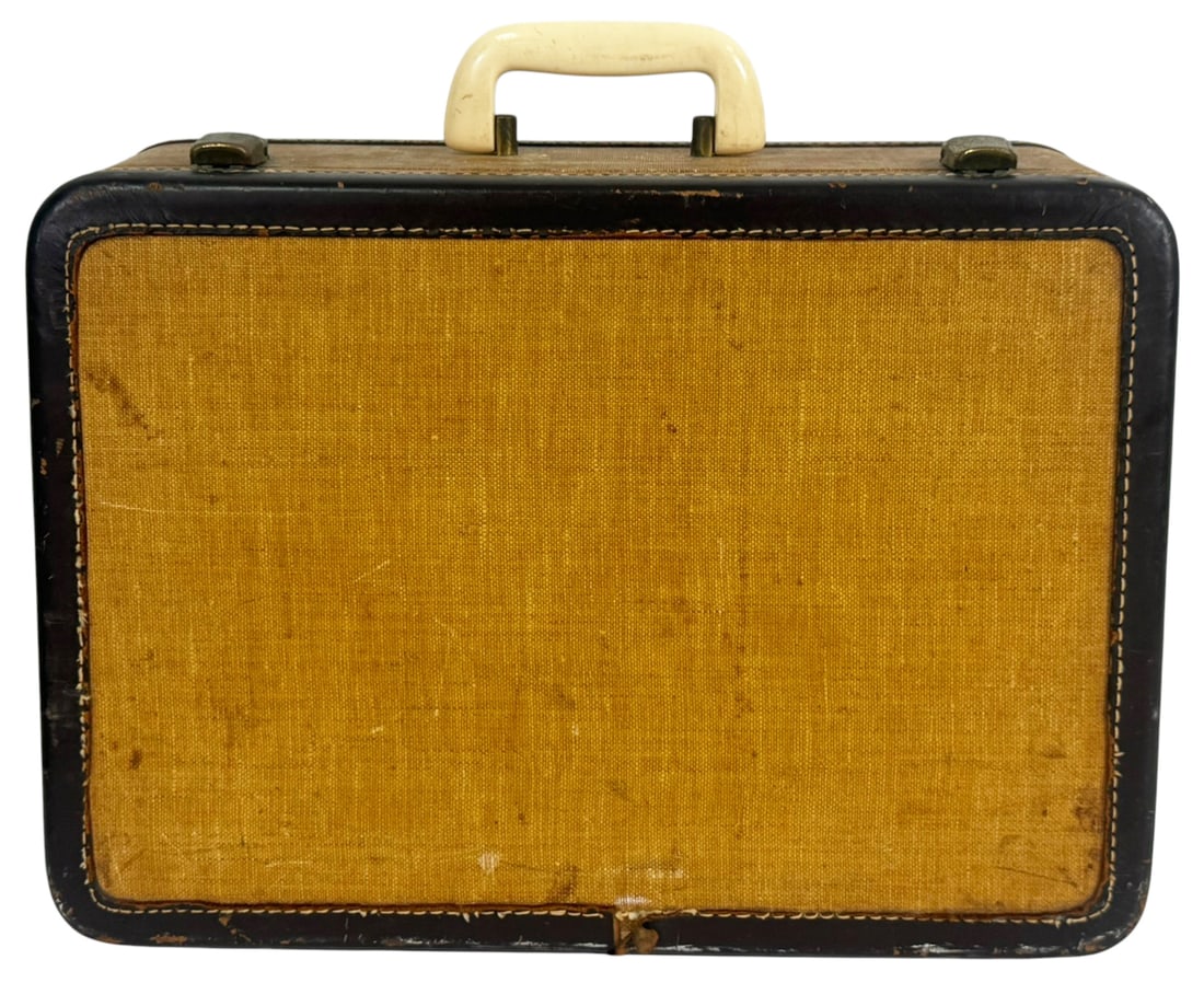 Singer 301A Portable Sewing Machine w/ Case - 14