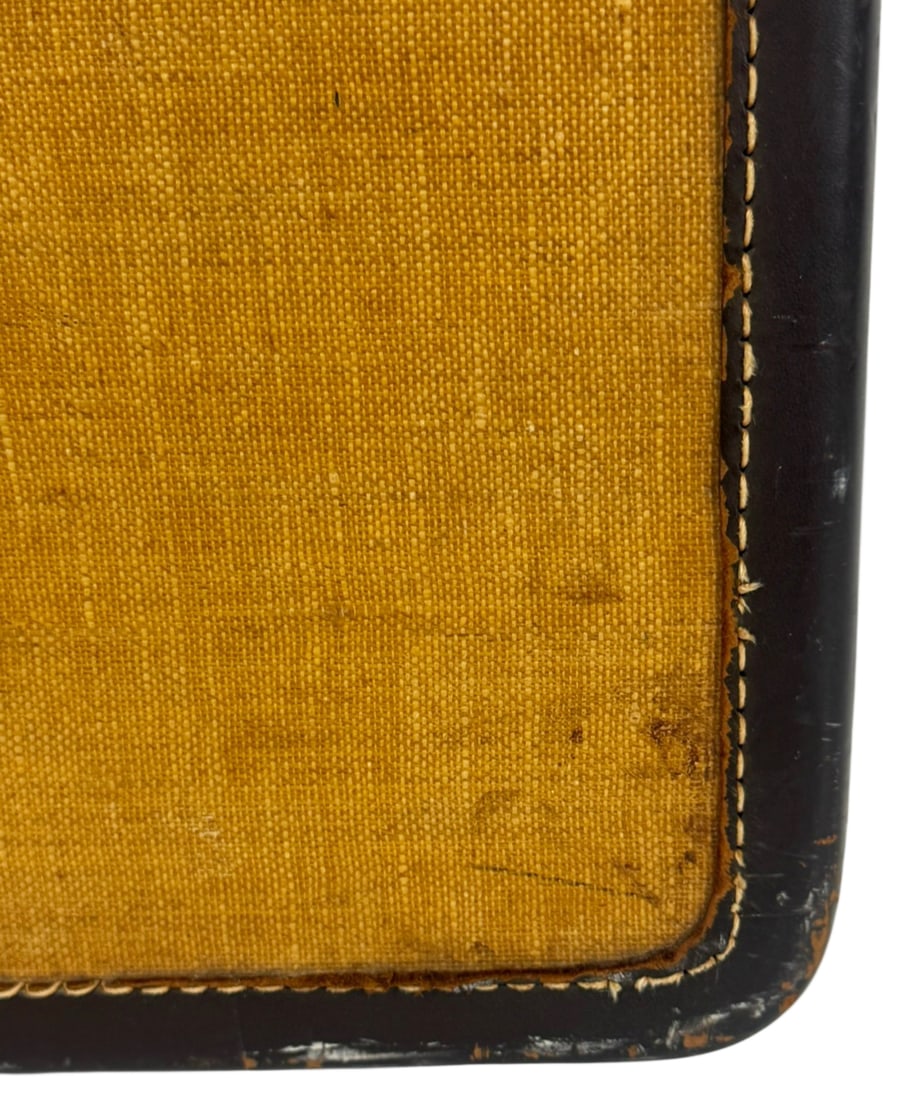 Singer 301A Portable Sewing Machine w/ Case - 17