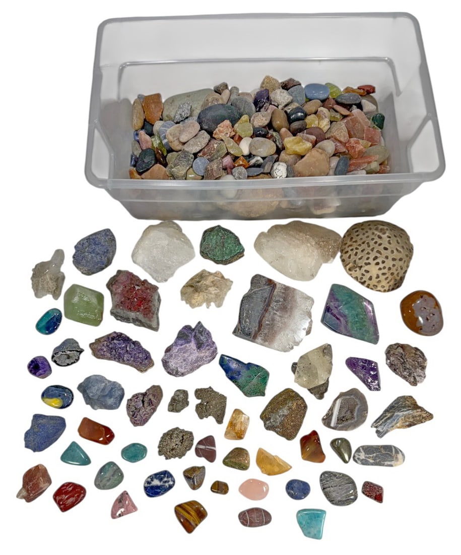 Tiger Eye, Amethyst, Pyrite & Others Stones 265pcs: Mixed mineral and gemstone collection of approximately 265 polished and rough specimens including amethyst, pyrite, fluorite, quartz varieties, agate geodes, tiger eye, sodalite, calcite, celestite, a