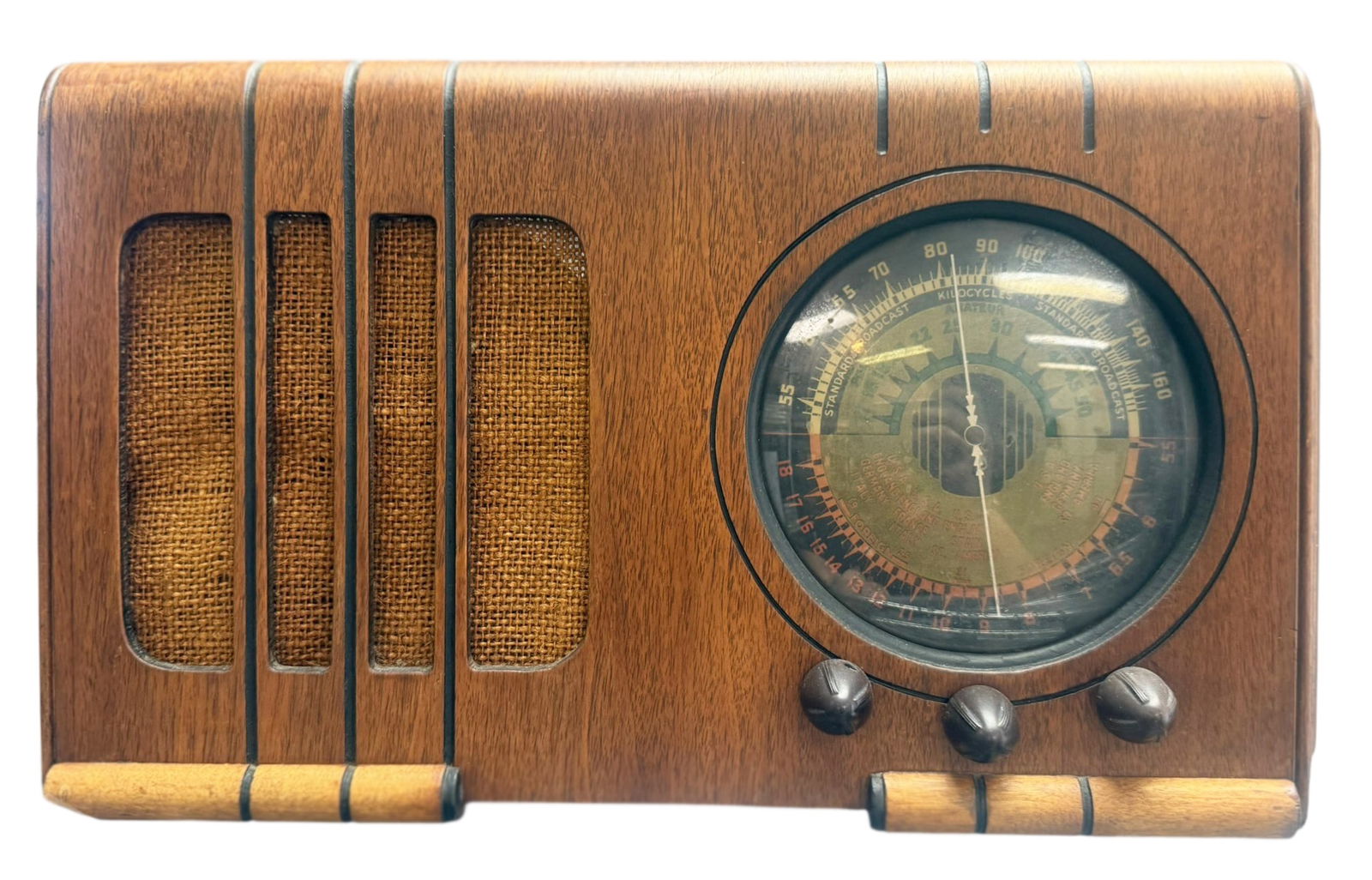 1930s Art Deco Wooden Tube Radio No. 609040 (1 of 3)