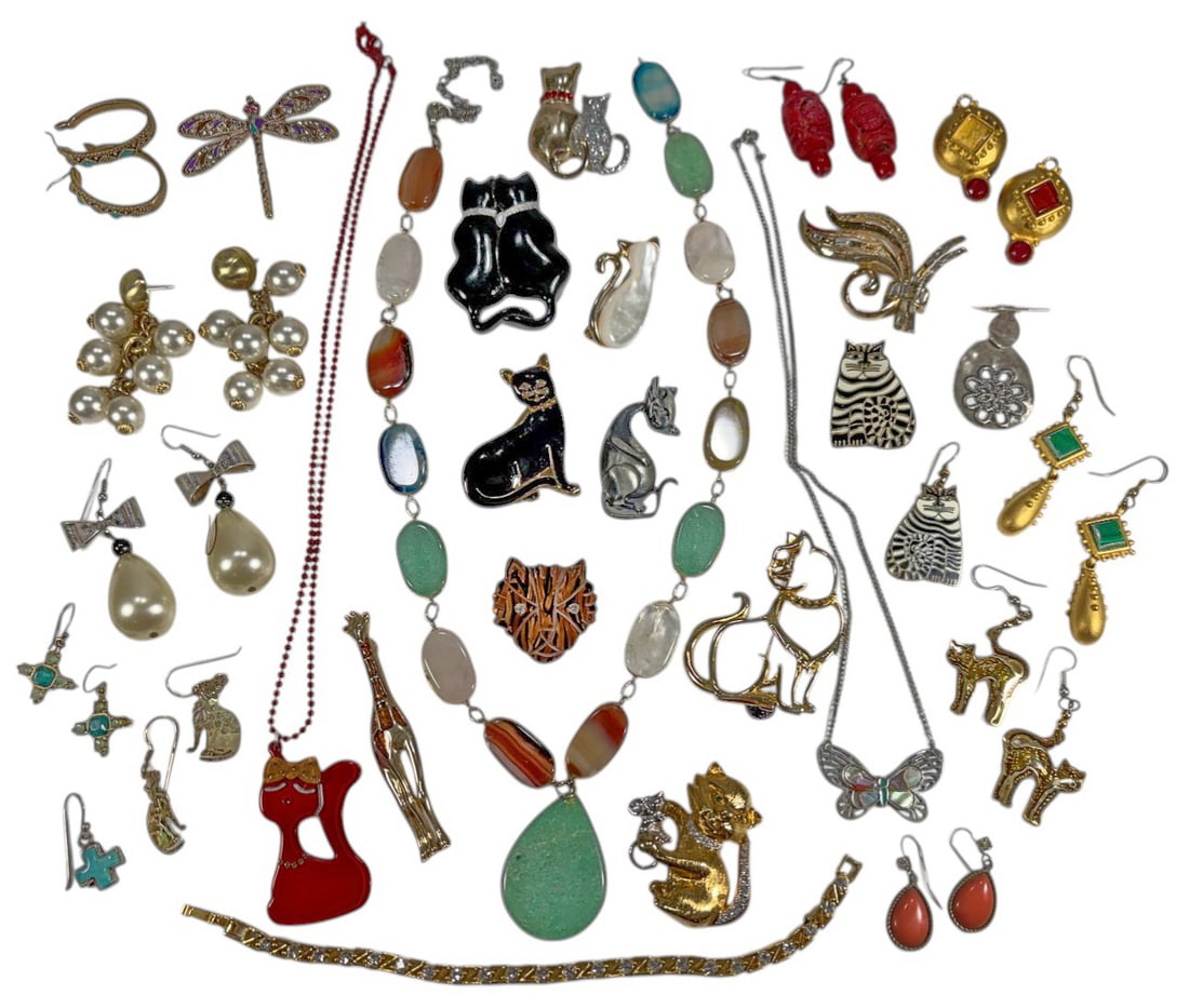 Costume Jewelry Brooches Earrings Necklaces 39pcs: Vintage costume jewelry lot, cat and animal theme, includes cat brooches, giraffe pin, assorted earrings, necklaces with polished stone beads, faux pearls, enamel, rhinestones. The longest piece measu