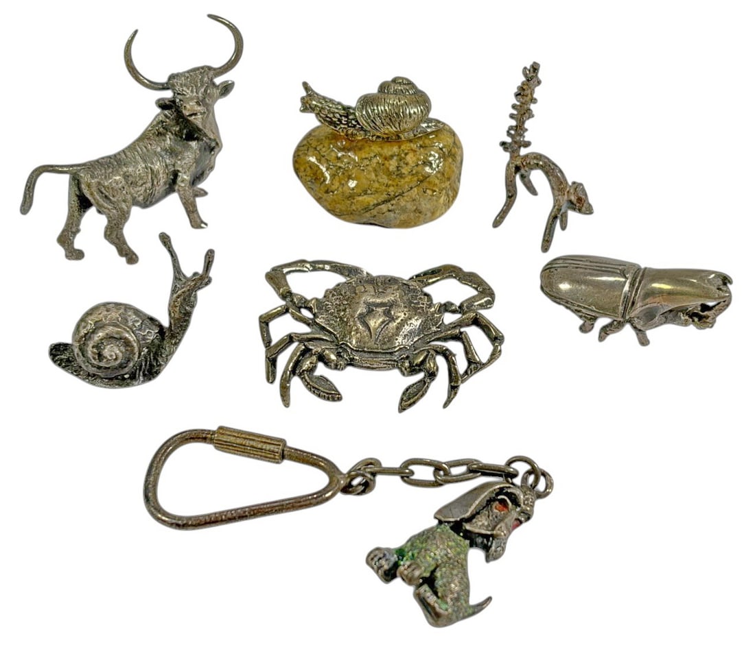 800 Silver & Other Insect & Animal Miniatures 7pcs: Vintage lot of 7 animal and insect figurines, mostly 800 silver, includes crab, bull, snail, beetle, other figures, keychain with charm, Italian marks including Boggiali Argentieri Milano stone piece.