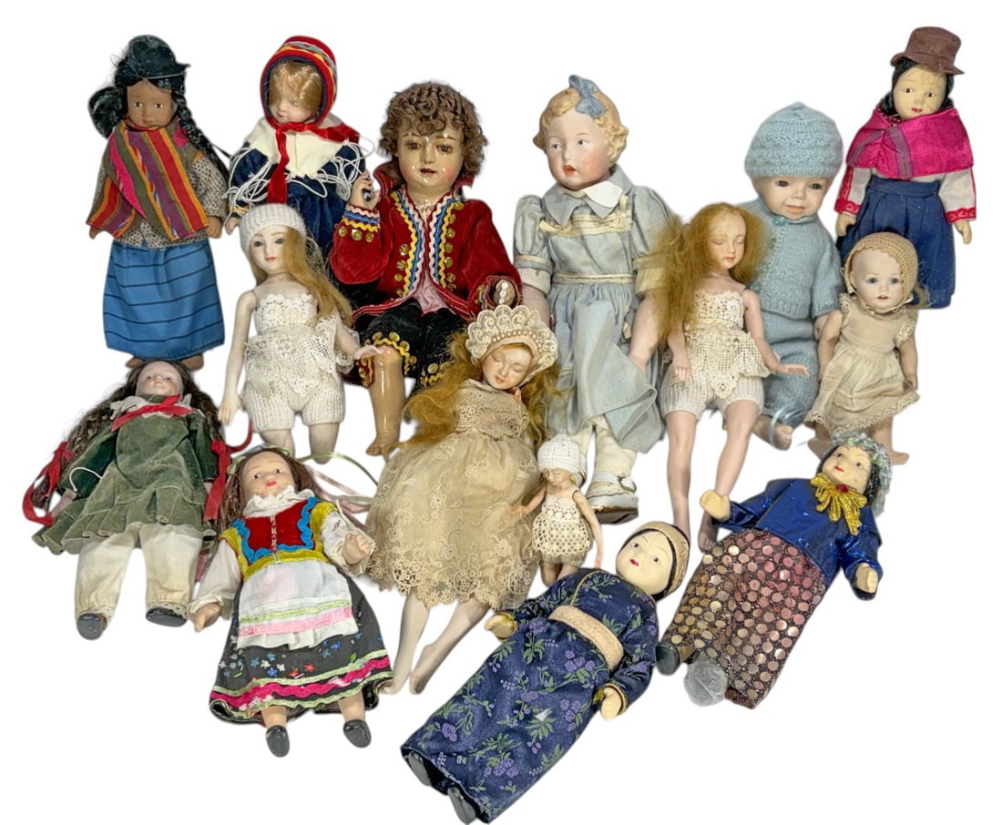 World Series Characters & Porcelain Dolls 15pc LOT (1 of 7)