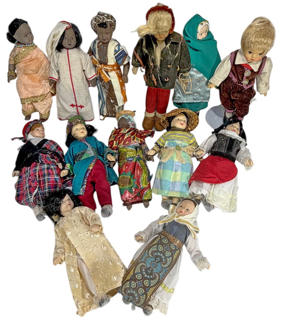 World Series Characters & Porcelain Dolls 13pc LOT (1 of 4)