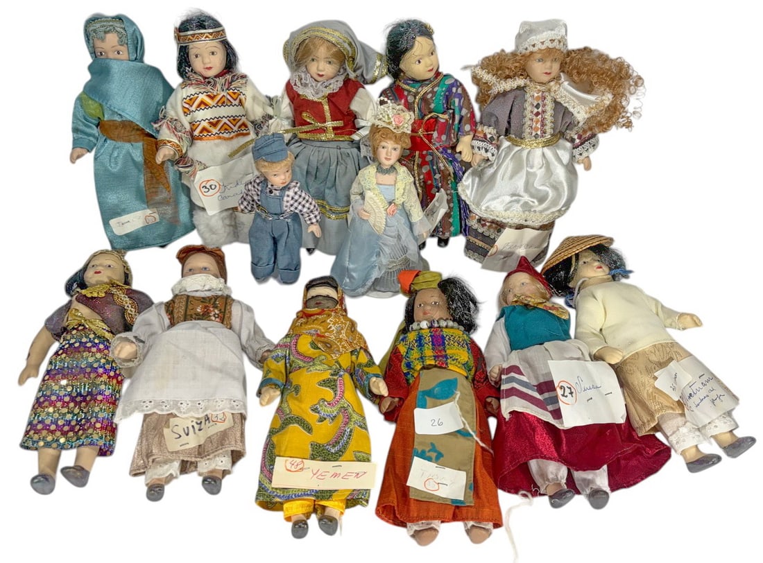 World Series Characters & Porcelain Dolls 13pc LOT (1 of 4)