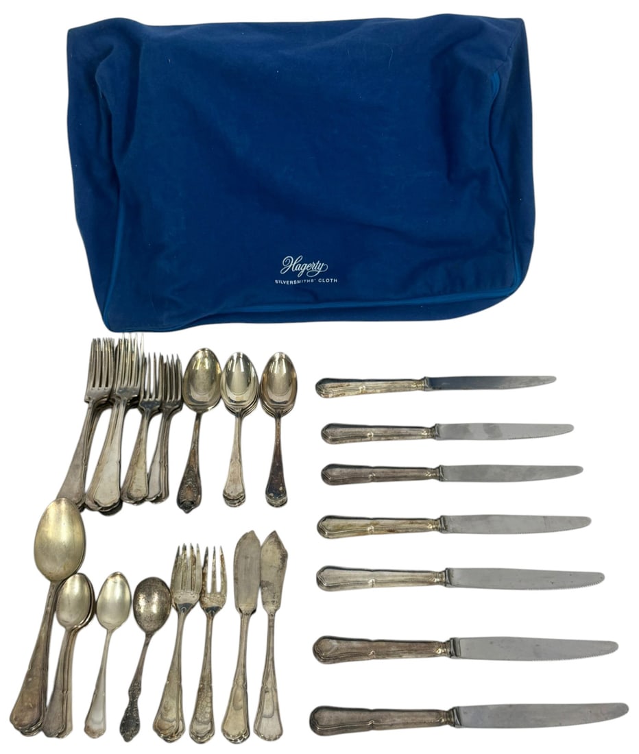 1847 Rogers Bros. Silver Plate Flatware 56pc SET: 1847 Rogers Bros, fifty-six piece assorted silver plated flatware service set. To include: 7 knives, 6 butter spreaders, 10 dinner forks, 5 salad forks, 7 desert forks, 10 tablespoons, 5 serving spoon