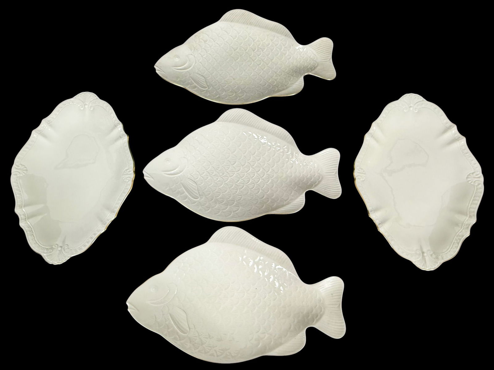 Lenox Serving Fish Platters & Shell Dishes 5pc SET: Lot of five Lenox china serving pieces including three graduated fish form platters with detailed scale relief and molded fins along with two matching shell form serving dishes featuring scroll and sh