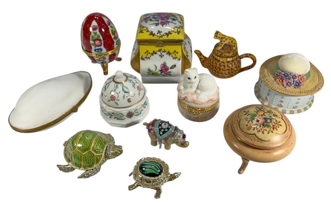 Limoges & Others Porcelain & Metal Boxes 11pc LOT: Limoges and others group of eleven porcelain and metal trinket boxes, includes hand painted Limoges examples, teapot, cat, and animal forms with enamel and rhinestone decoration, some marked 'Limoges