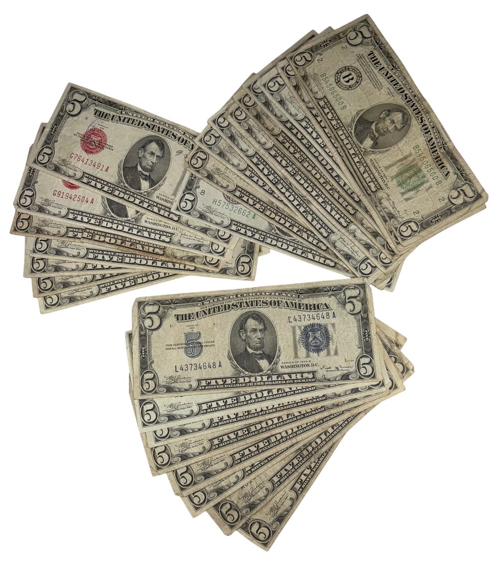 1928 & 1934 USA 5 Dollar Lincoln Bills 27pc LOT: United States Treasury, group of 27 Five Dollar Certificates, 1928 (7) red seal, 1934 (20) B, E, F, H series, approximately 2.625 x 6.25 inches. Condition: Good overall condition having normal surface